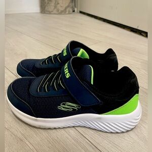 Sketchers size 1 for kid. Navy blue & lime green!